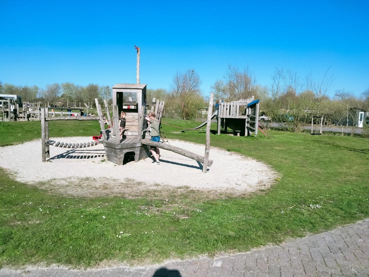 Bj Chalets: Cozy Family-Friendly Chalet at Lauwersoog Holiday Park Exterior photo